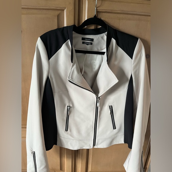 Beautiful blazer for women - Picture 1 of 10